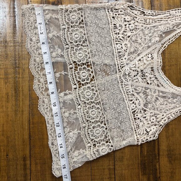 KIMCHI BLUE UO Lace Crochet Tank Top with Button-Back Detail - XS/S - Picture 3 of 8